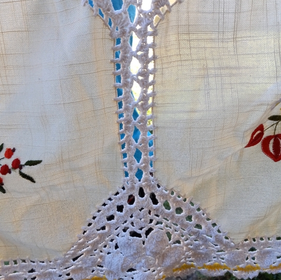 Handmade Crochet Embroidered Table Runner Pattern 37 in L x 37 in W Cream Topper - Picture 4 of 8